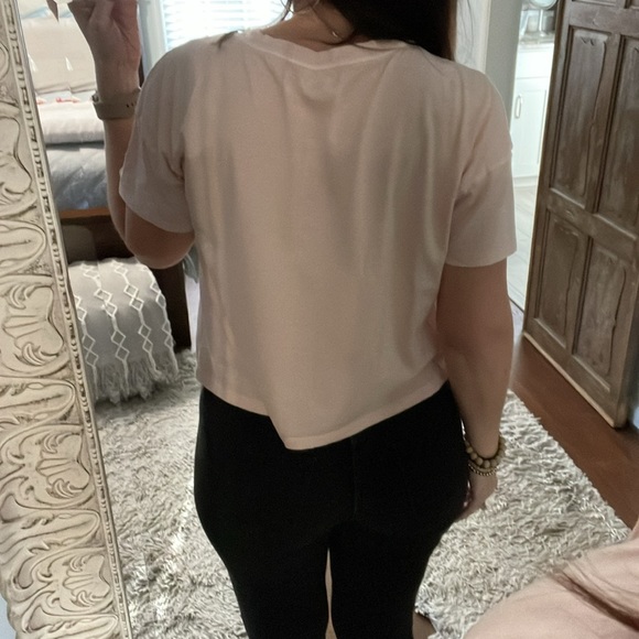 Old Navy Peach Cropped Tee Size L - Picture 4 of 9